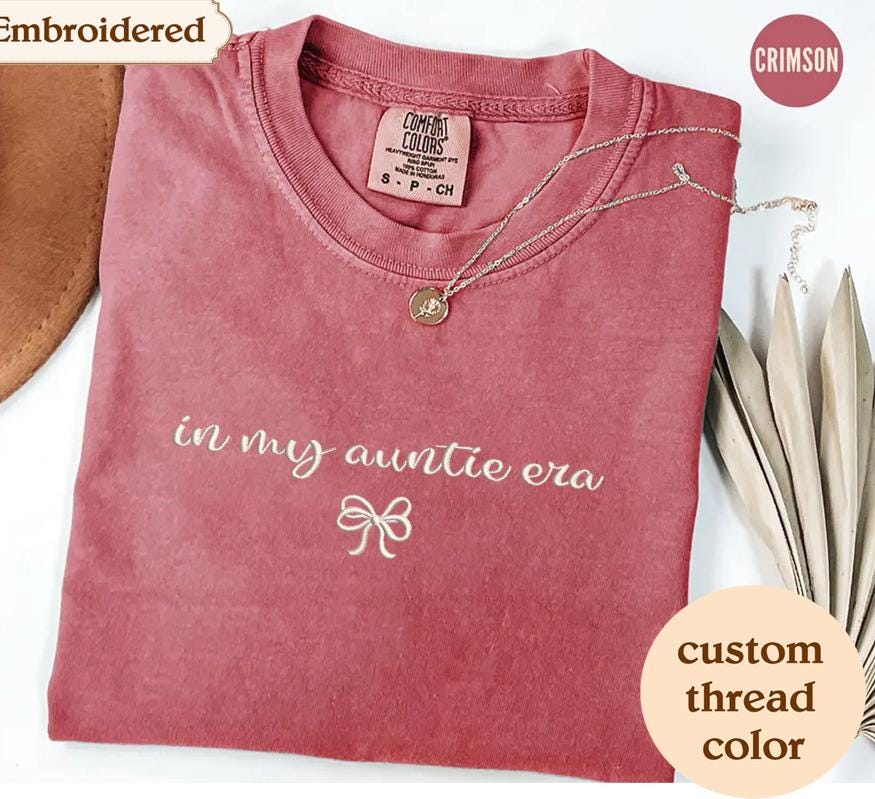 a t - shirt with the words, custom thread color on it